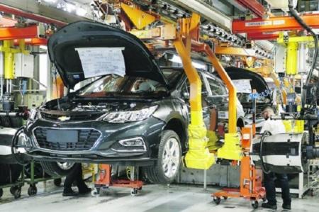 En marzo crecieron producción y exportaciones de autos