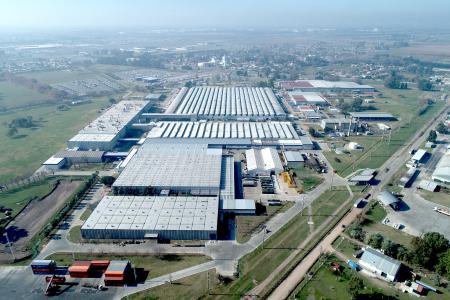 Mercedes-Benz celebra 72 años en Argentina